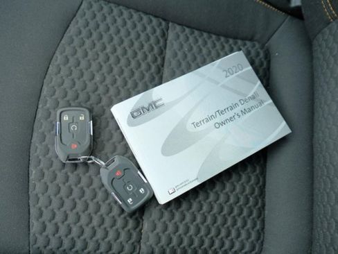 Used 2020 GMC Terrain SLE w/ Driver Convenience Package image 27