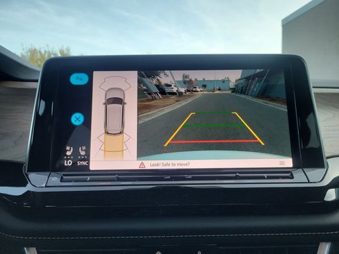 New 2026 Volkswagen Atlas SE FWD image 19