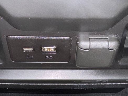 Used 2021 Chevrolet Silverado 1500 RST w/ Bed Protection Package image 35