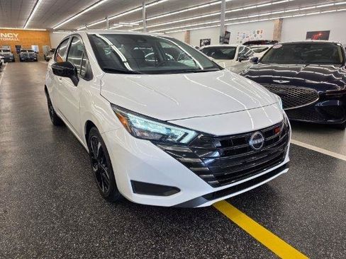 Used 2024 Nissan Versa SR FWD image 4