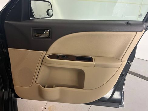 Used 2009 Ford Taurus SEL FWD image 28