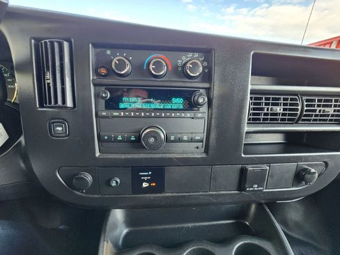 Used 2023 GMC Savana 2500 w/ Driver Convenience Package image 33