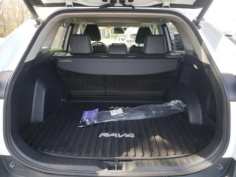 Used 2023 Toyota RAV4 XLE Premium AWD/4WD image 5