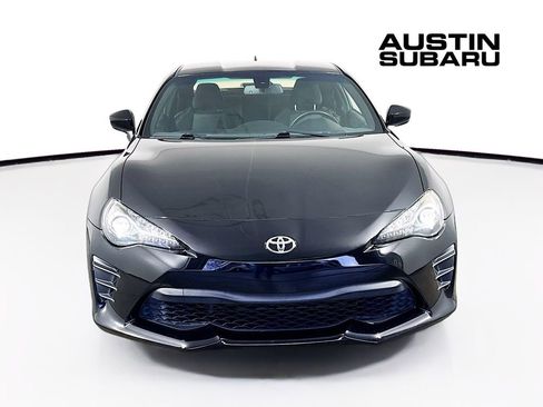 Used 2018 Toyota 86 image 2