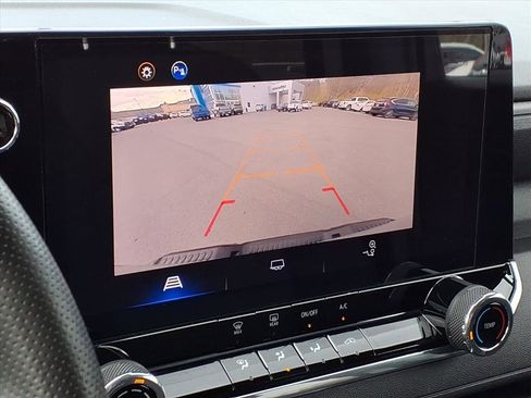 Used 2024 Chevrolet Colorado Trail Boss w/ Advanced Trailering Package AWD/4WD image 14