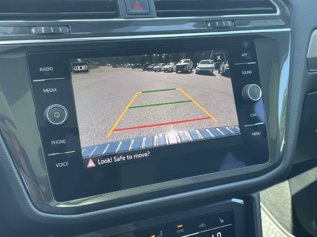 Certified 2022 Volkswagen Tiguan SE FWD image 26