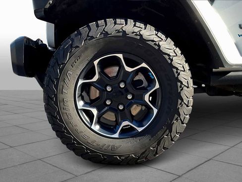 Used 2022 Jeep Wrangler Unlimited Rubicon 4xe w/ Cold Weather Group image 10