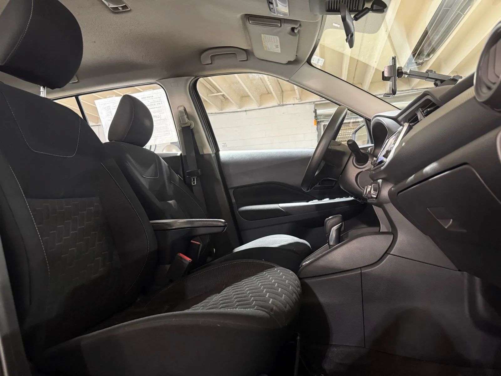 Used 2021 Nissan Kicks S FWD image 10