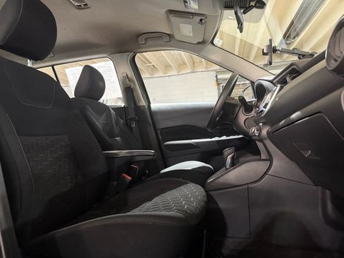 Used 2021 Nissan Kicks S FWD image 10