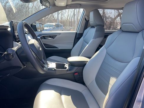 Used 2025 Toyota RAV4 XLE Premium image 2