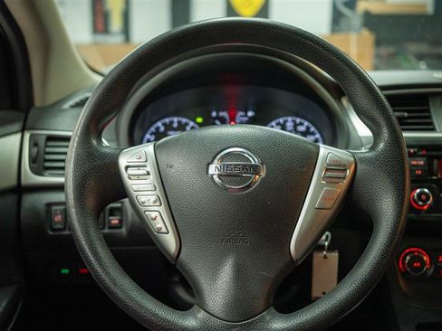 Used 2016 Nissan Sentra S image 17