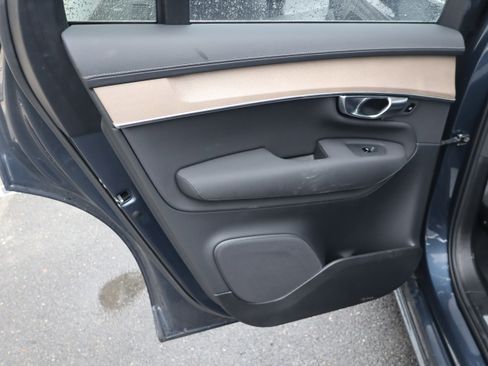 Certified 2025 Volvo XC90 B6 Plus image 30