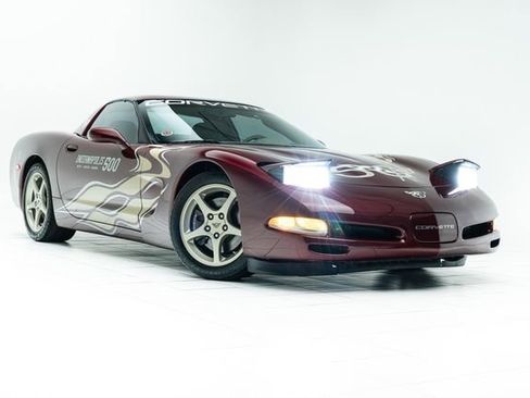 Used 2003 Chevrolet Corvette Coupe w/ Preferred Equipment Group RWD image 5