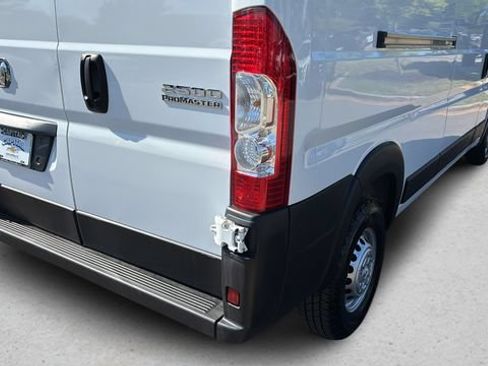 Used 2025 RAM ProMaster 2500 w/ Convenience Group FWD image 38