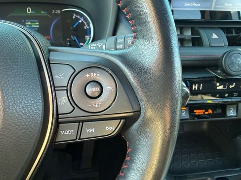 Used 2022 Toyota RAV4 SE w/ Weather & Moonroof Package image 22