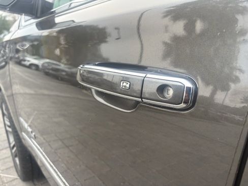 Used 2019 GMC Yukon Denali w/ Denali Ultimate Package image 10