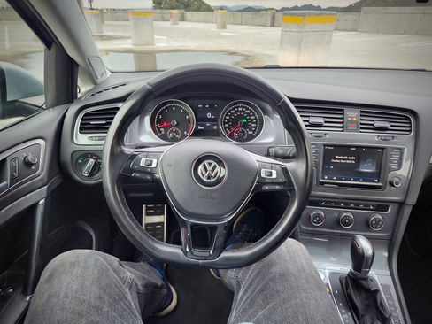 Used 2017 Volkswagen Golf Alltrack SE image 36