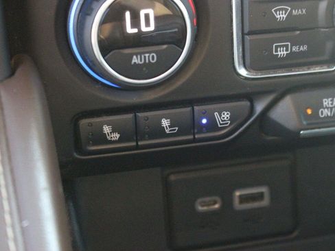Used 2021 Chevrolet Tahoe High Country w/ Premium Package AWD/4WD image 26