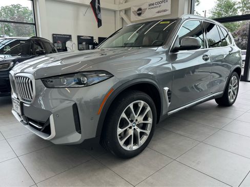 Used 2024 BMW X5 xDrive40i w/ Premium Package AWD/4WD image 2
