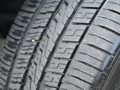 Used 2023 Jaguar F-PACE S image 27