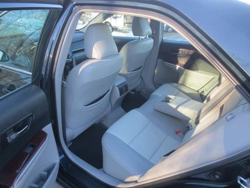 Used 2013 Toyota Camry XLE image 10