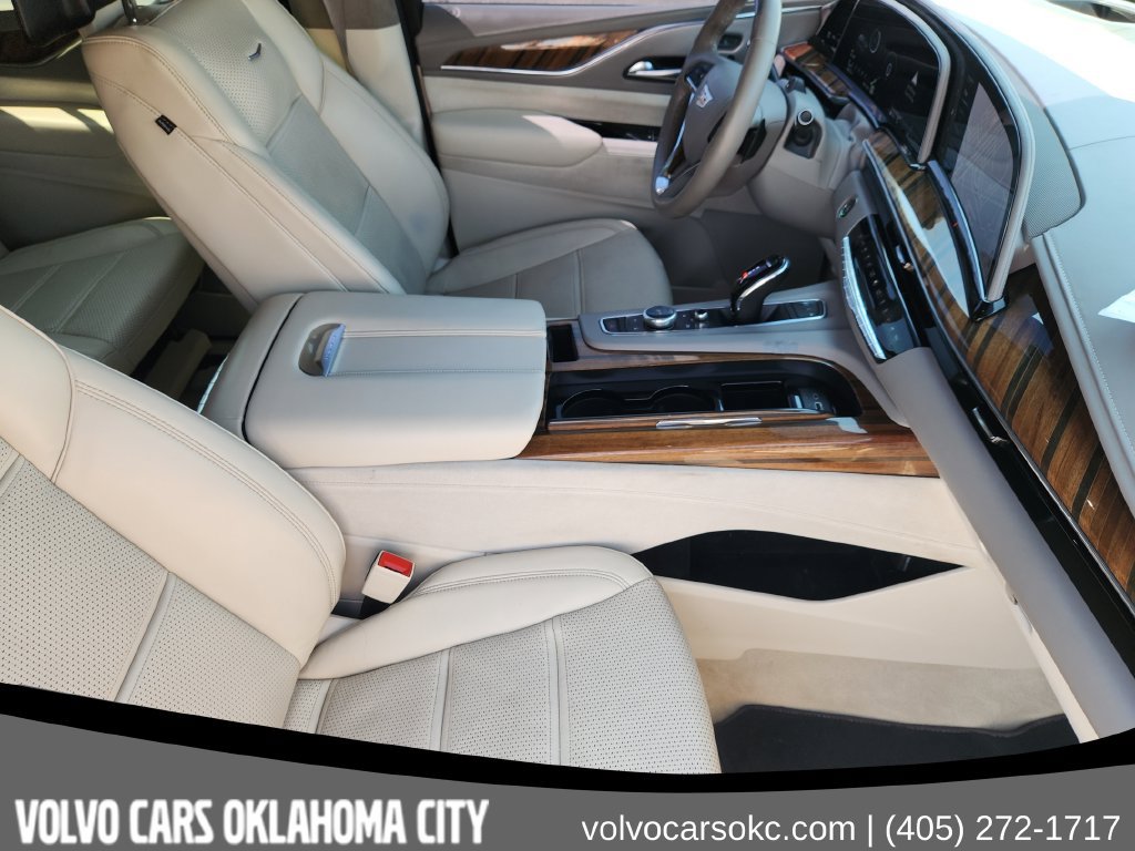 Used 2023 Cadillac Escalade ESV Premium Luxury Platinum AWD/4WD image 11