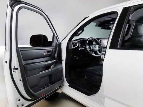 Used 2025 Toyota Tundra SR5 w/ SR5 Premium Package image 27