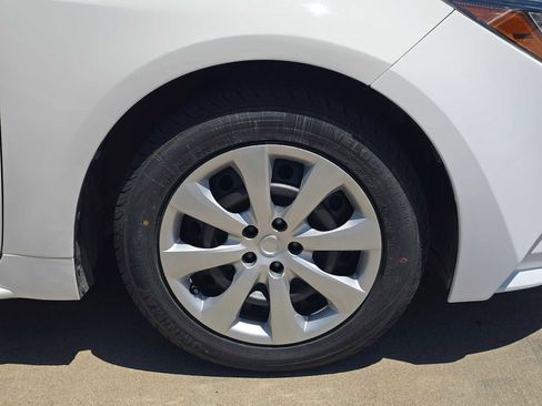 Used 2021 Toyota Corolla LE w/ Carpet Mat Package (TMS) FWD image 9