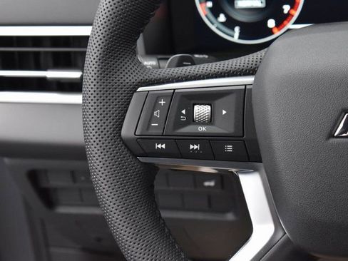 Used 2023 Mitsubishi Outlander SE image 16