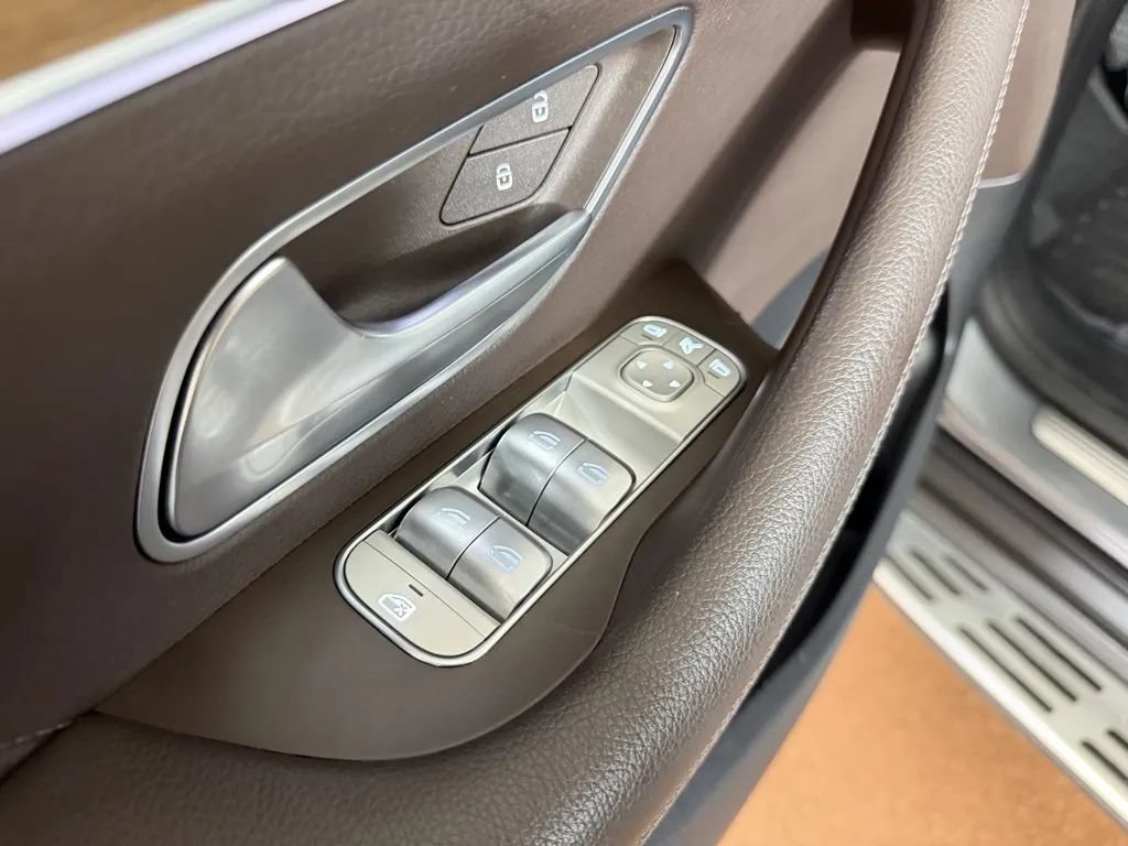 Used 2021 Mercedes-Benz GLE 350 4MATIC image 16