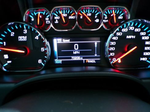 Used 2018 Chevrolet Silverado 1500 LT w/ LT Eassist Package AWD/4WD image 24