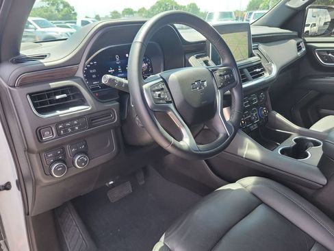 Used 2023 Chevrolet Tahoe Z71 w/ Luxury Package AWD/4WD image 10
