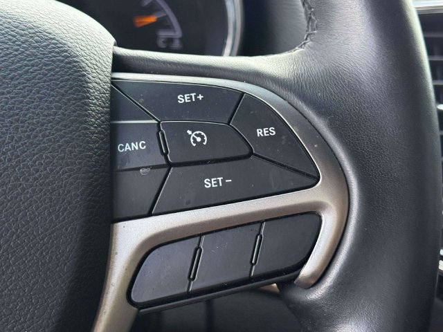 Used 2019 Jeep Grand Cherokee Limited AWD/4WD image 23