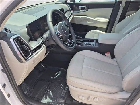 Used 2025 Kia Sorento S FWD image 12