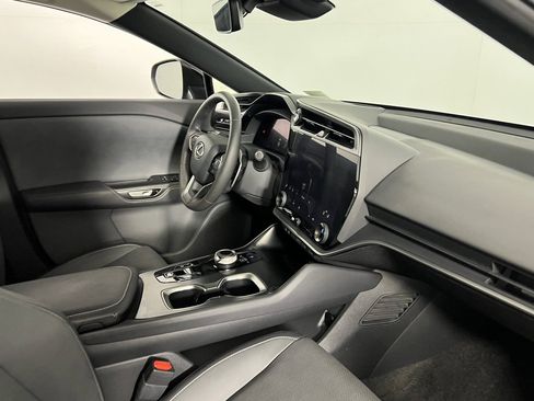 Used 2023 Lexus RZ 450e Premium image 32