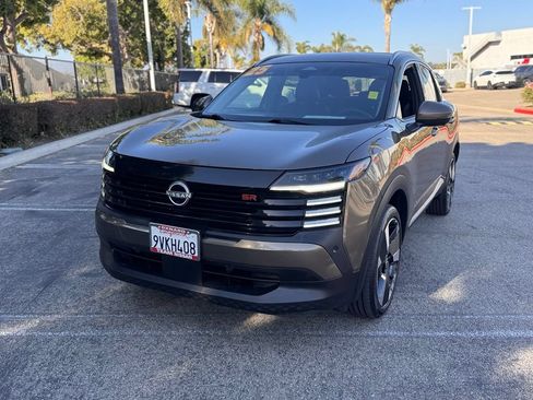 Certified 2025 Nissan Kicks SR FWD image 4