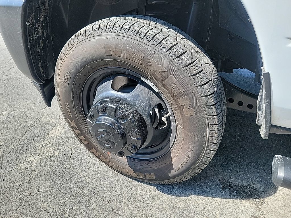 New 2026 RAM 3500 Tradesman AWD/4WD image 16