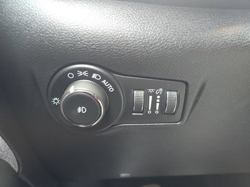 Certified 2024 Jeep Compass Latitude w/ Sun and Sound Group AWD/4WD image 12