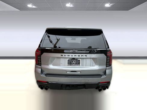 Used 2025 Chevrolet Suburban Z71 AWD/4WD image 9