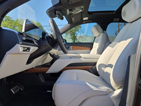 New 2026 Cadillac Vistiq Luxury w/ LPO, Floor Liner Package image 16