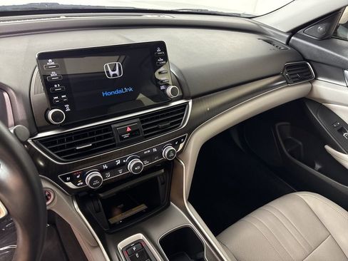 Used 2019 Honda Accord Touring image 18