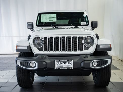 New 2026 Jeep Wrangler Unlimited Sahara AWD/4WD image 2