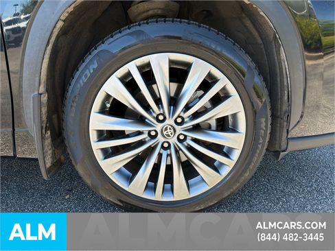 Used 2021 Toyota Highlander Platinum AWD/4WD image 14