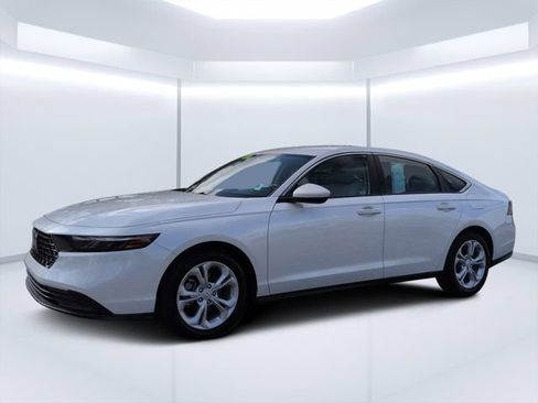 Used 2025 Honda Accord LX image 7