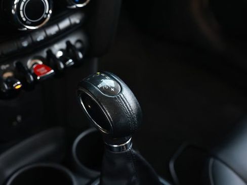 Used 2019 MINI Cooper 2-Door Hardtop image 42