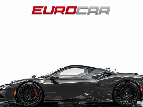 Used 2024 Ferrari SF90 Spider image 3