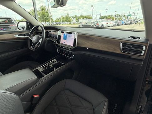 Used 2026 Volkswagen Atlas SE AWD/4WD image 30