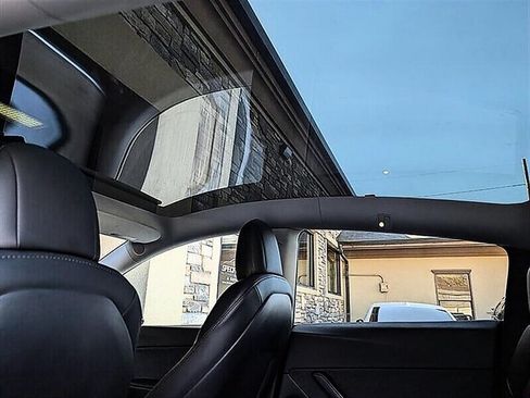 Used 2021 Tesla Model Y Long Range AWD/4WD image 26