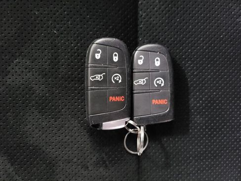 Used 2018 Jeep Grand Cherokee Altitude image 32