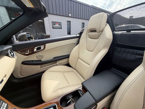 Used 2018 Mercedes-Benz SLC 300 image 26